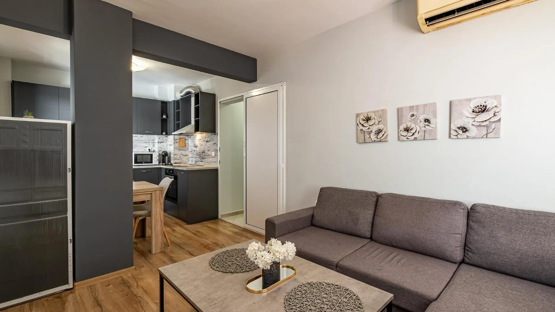 Karavelov Top Center Apartment Várna